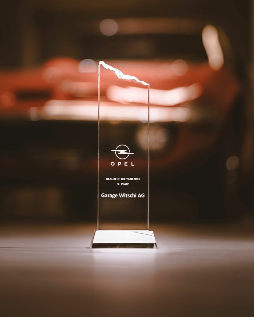 Dealer of the Year Pokal